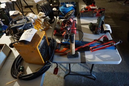 2 pcs. heaters + various hand tools