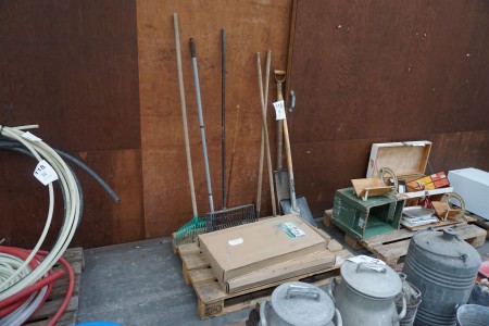 Various garden tools + Planter table