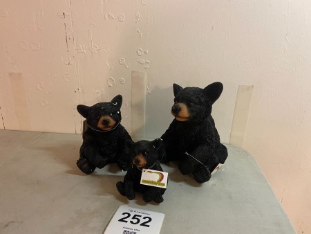 3 pieces. bears