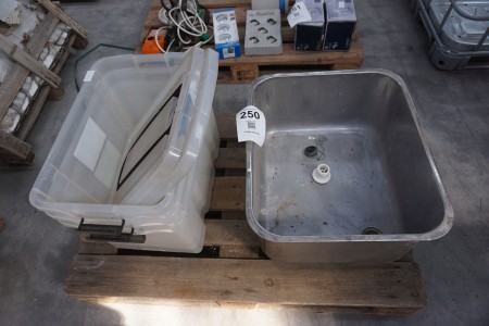 3 pieces. Plastic boxes + metal sink