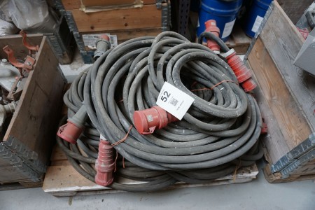 Large batch of extension cables