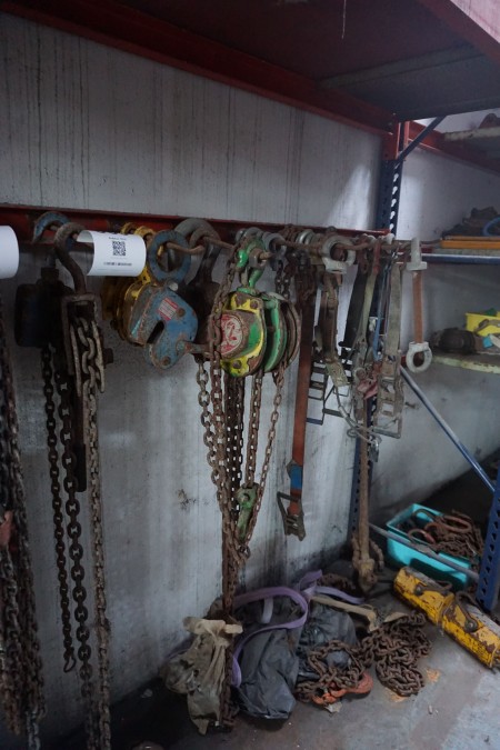 Lot of chain parts etc.