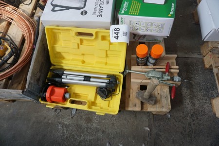 Leveling device + vinyl spray and tools