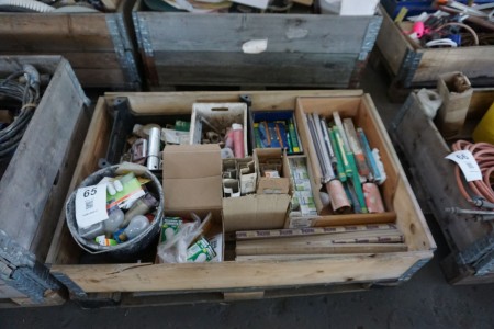 Large batch of lamps & fuses etc.