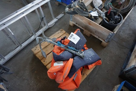 2 pcs. life jackets + anchor