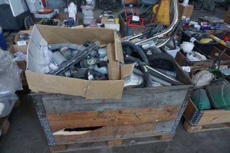 Large batch of elements for vacuum cleaners