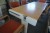 Tisch inkl. verschiedene Stühle