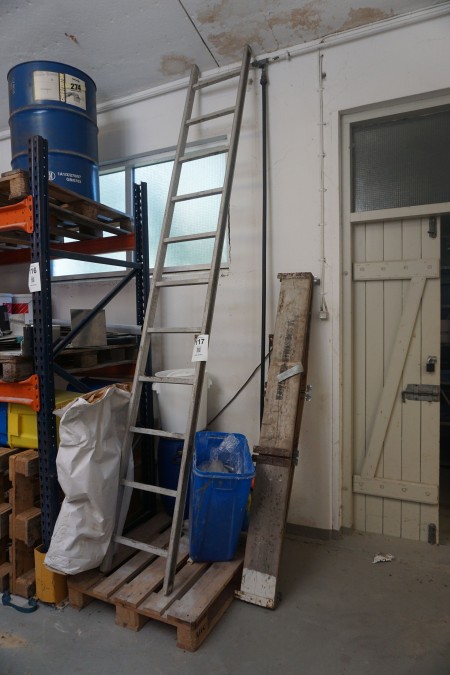 1 step aluminum ladder + various containers