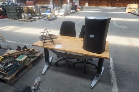 Hæve/sænkebord + 2 stk. stole & makulator 