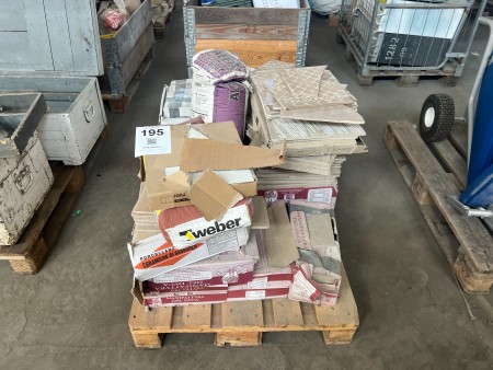 2 pallets with various tiles