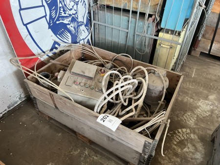 Pallet with various spare parts etc.