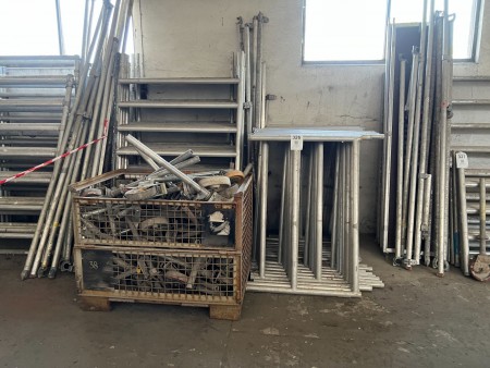 Large batch of rolling scaffolding