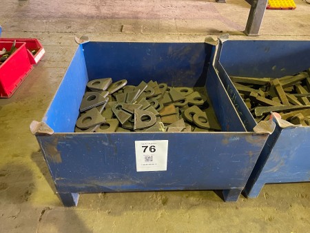 Lot of lifting brackets for welding