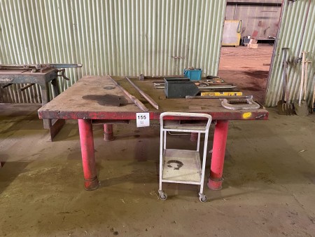 Powerful welding table incl. content of various tools