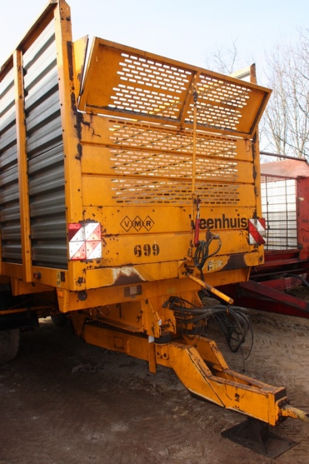 Trolley with floor chainr: VMR Veenhuis type VSW 2040 / P, year 1999. T20000. L18000. Chassis XL911091299248000