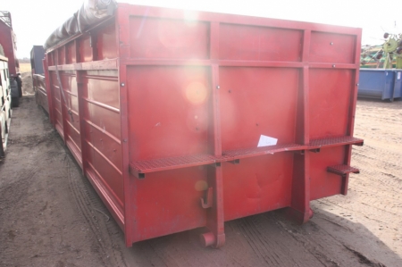 Container, red, approx. 20 feet. Tarpaulin top