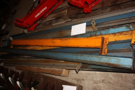 Pallet beams, approx. 4 pcs. 2 meters and about. 11 pieces. 3 meters