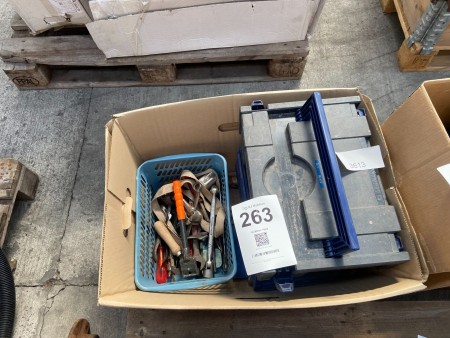 Werkzeugkasten mit verschiedenen Handwerkzeugen