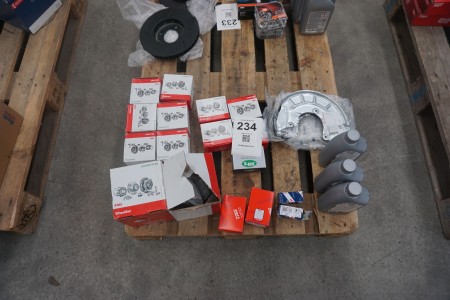 Various wheel sets & engine oil etc.
