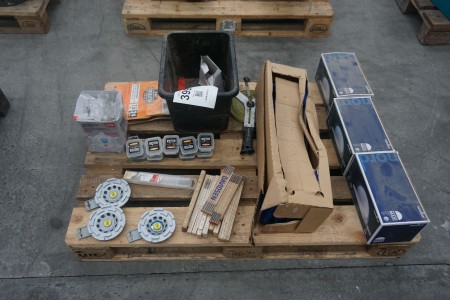 Contents on pallet