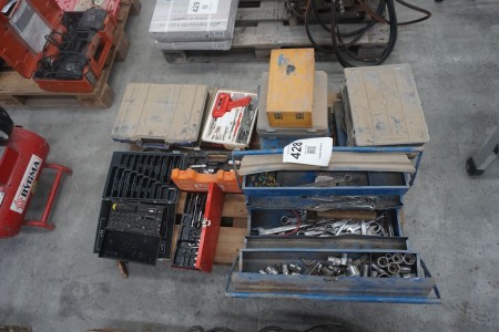 Lot of tool boxes with contents etc.