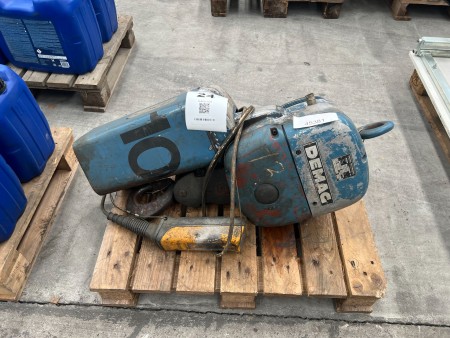 Chain hoist with electric winch, Demac