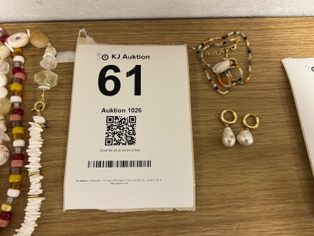 Necklace + earrings, Anni Lu