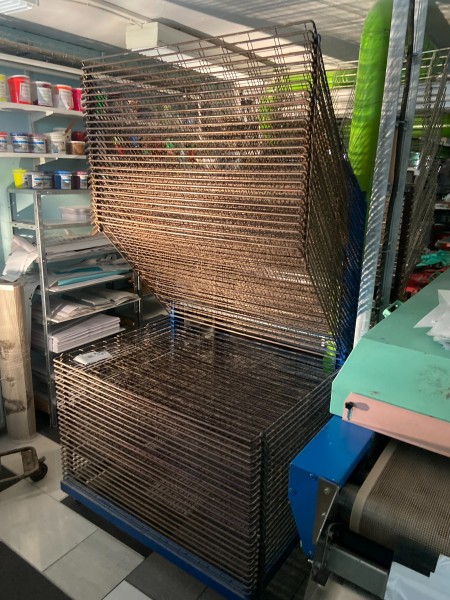 Transport/drying rack for pre-printed textiles