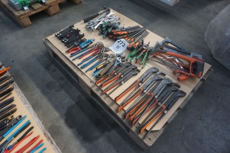 Palle med diverse håndværktøj 