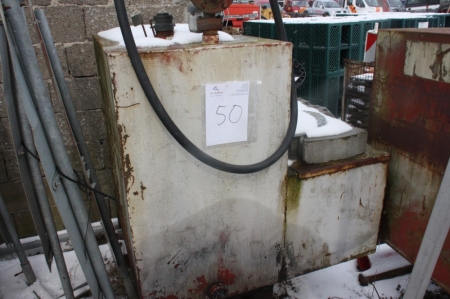 Oil vessel with pump 600 liters