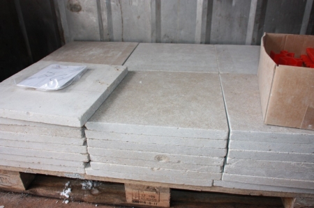 Pallet with various stone tiles, 40x40x3 cm