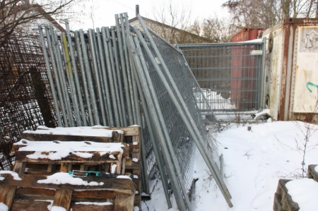 All construction site barriers on site, approx. 70 pcs + barrier feet + 3 barrier stands for fork lift
