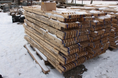 32 dollies, used. Dimensions: 2200 x 400 mm