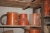 Stort parti PVC fittings, forskellige diametre, i reoler og på gulv under reol og i kassereol langs væg