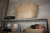 Stort parti PVC fittings, forskellige diametre, i reoler og på gulv under reol og i kassereol langs væg