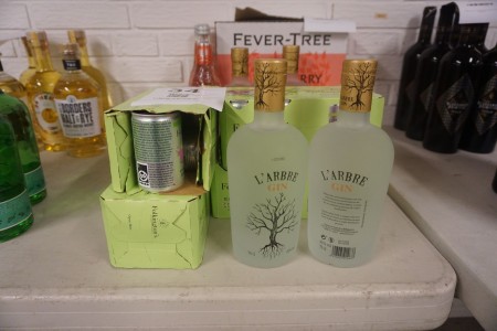2 bottles of gin, L'Arbre incl. Tonic water