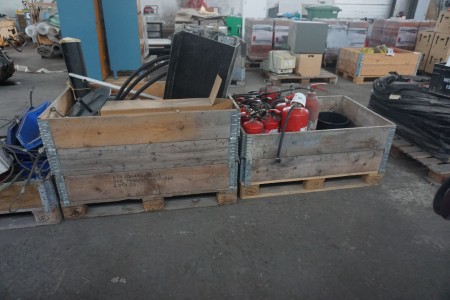 4 pallets with contents