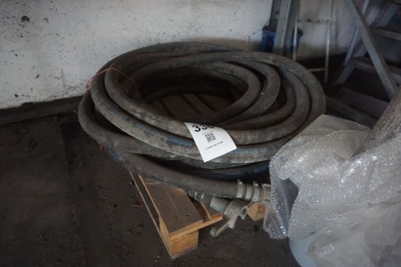 1 pallet with hose