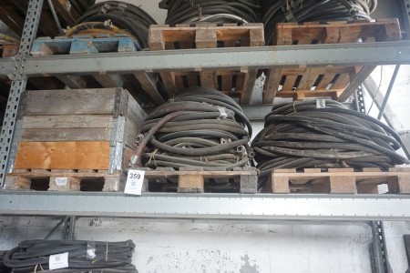 3 pallets with various hoses