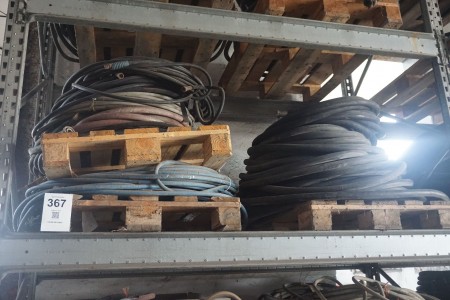 3 pallets with various hoses