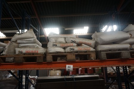 3 pallets with various gravel & sand