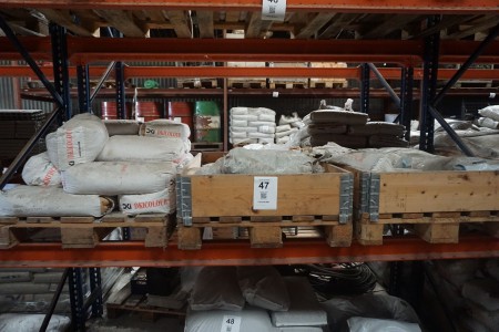 3 pallets with various gravel & sand