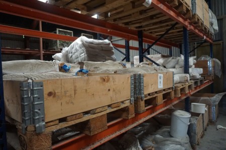 3 pallets with various gravel
