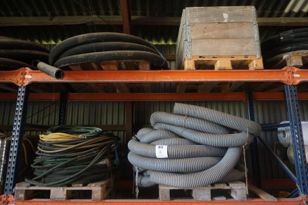 4 pallets of various hoses