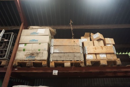 Pallet with SikaDamp-630 70 4mm etc.