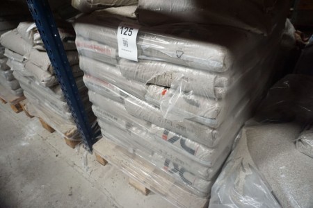 1 pallet with sand for underlayment