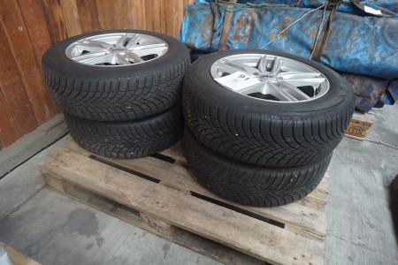 4 pcs. Tires with alloy rims