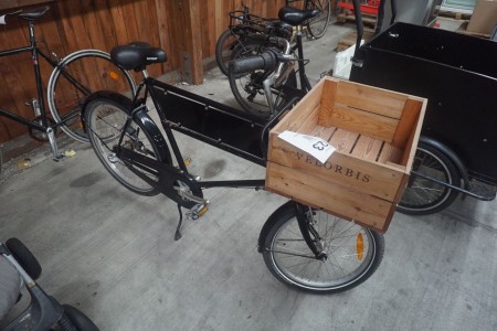 Short John bicycle with box and 3 gears.