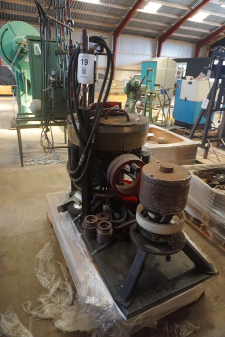Hydraulic diverter incl. various tools