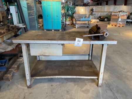 Workshop table with vise